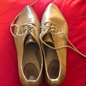 Tan Frye tie shoes/ soft leather/ very comfortable